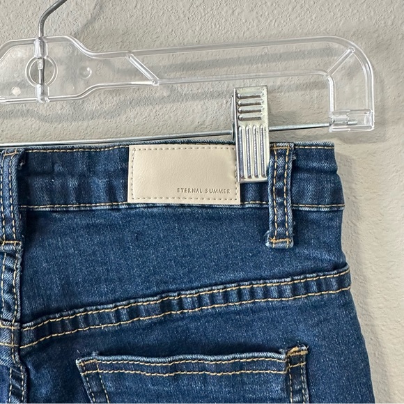 Eternal Summer Women’s Straight Leg Blue Short Jeans/Capris Fringe Size Small - Picture 10 of 12